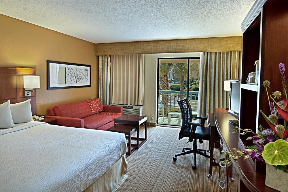 Courtyard By Marriott Orlando Lake Buena Vista At Vista Centre Exterior photo