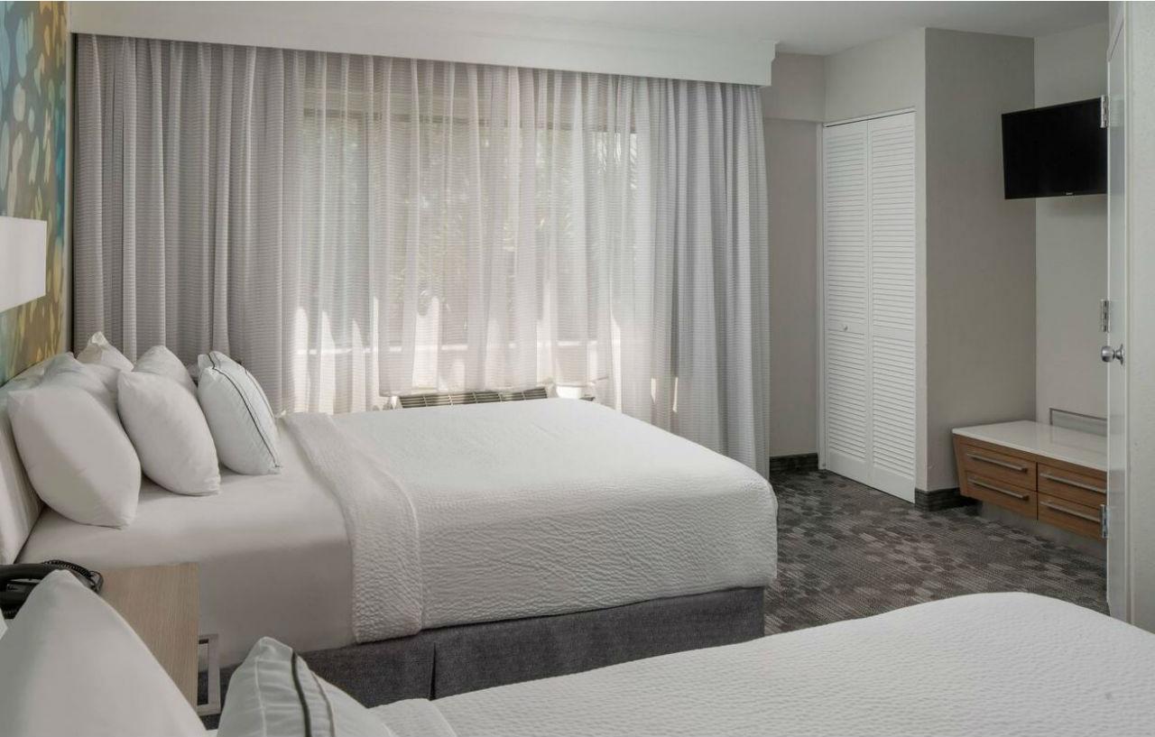 Courtyard By Marriott Orlando Lake Buena Vista At Vista Centre Exterior photo