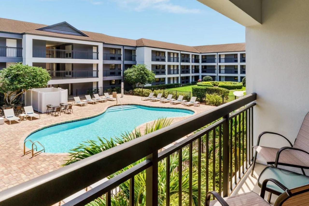 Courtyard By Marriott Orlando Lake Buena Vista At Vista Centre Exterior photo