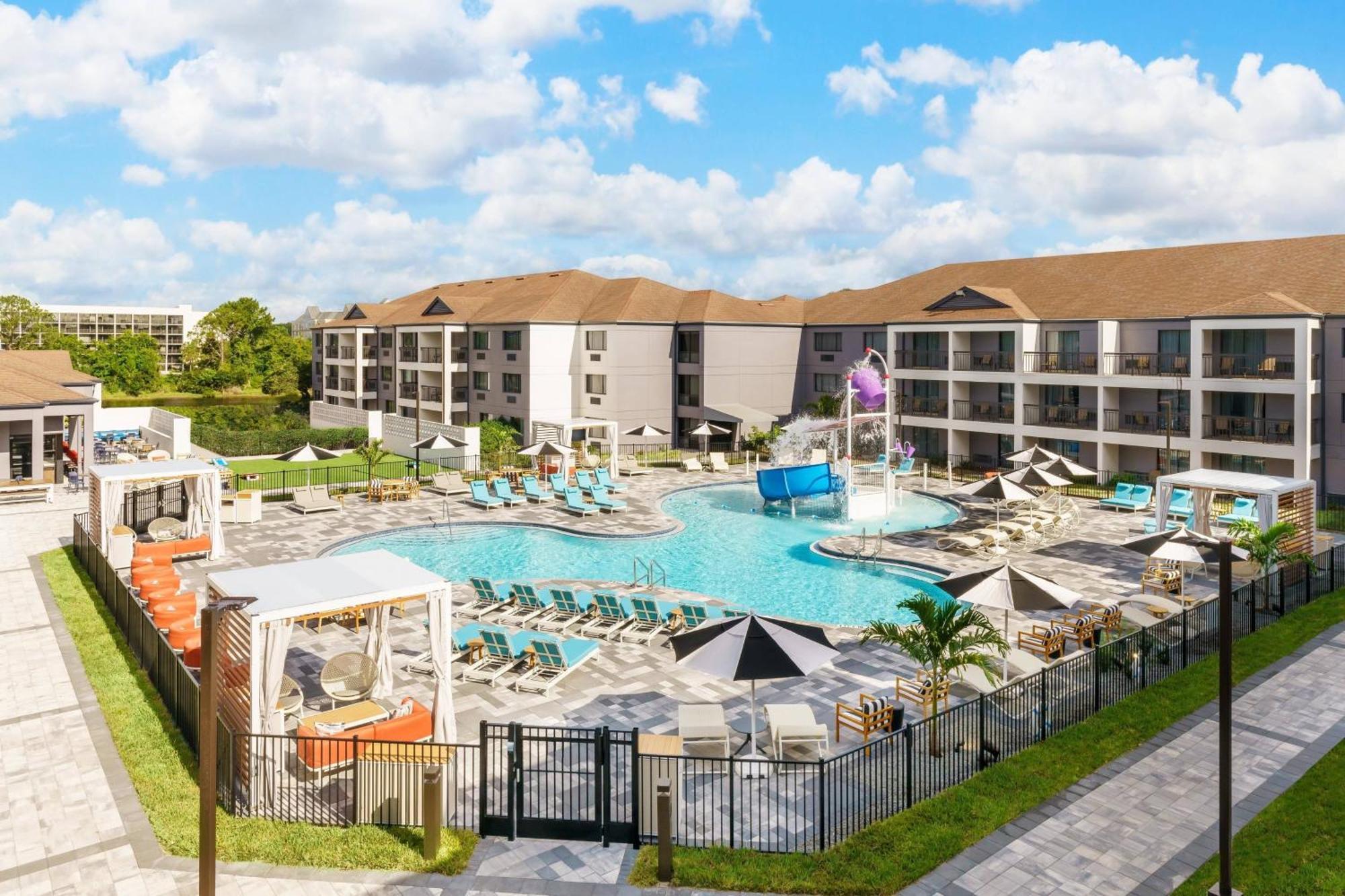 Courtyard By Marriott Orlando Lake Buena Vista At Vista Centre Exterior photo